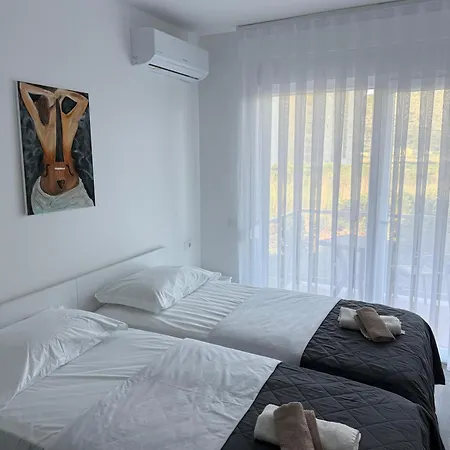 Rei 2 Apartment *